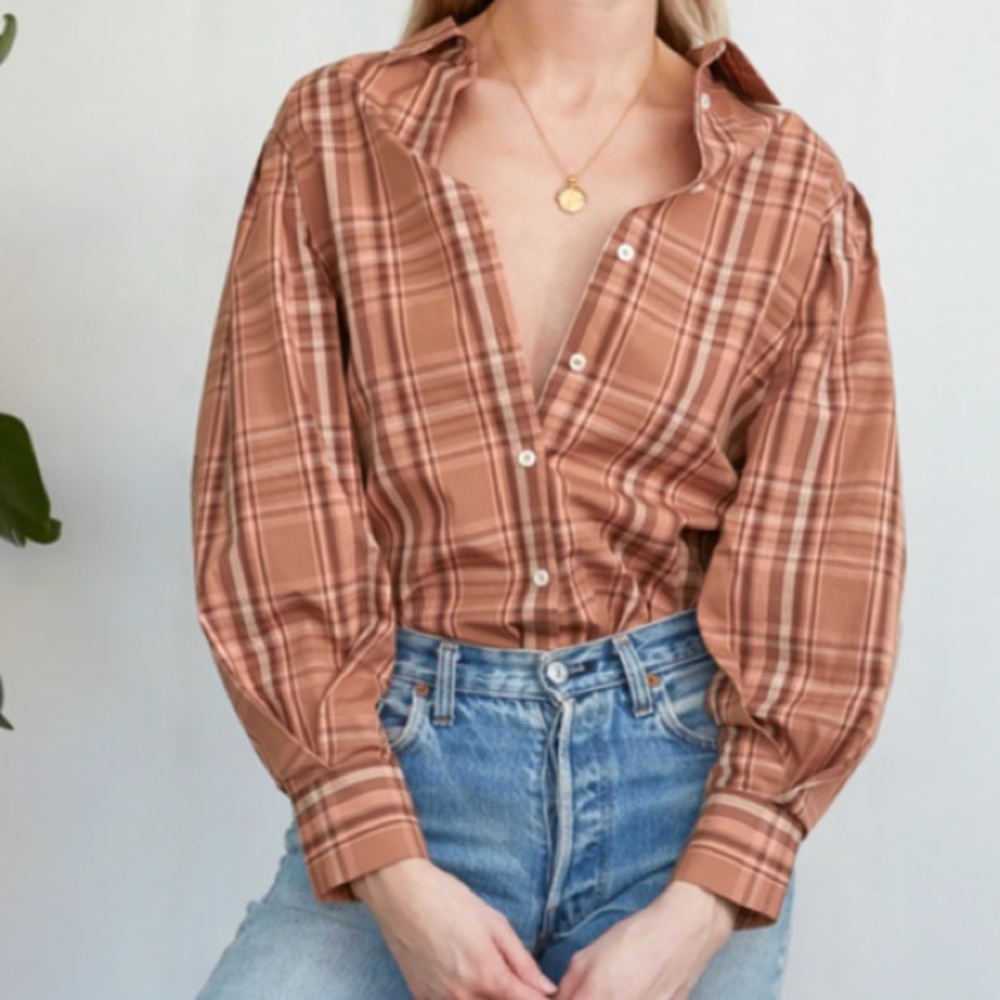 Lizbeth Button Up Top
Billie the Label
